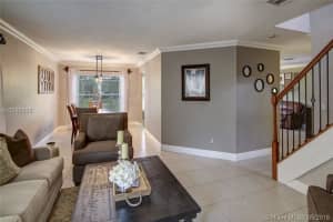 7883 N Silverado Cir, Hollywood, FL 33024, Sold 11/30/16