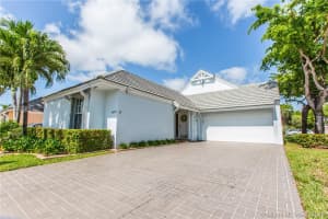 4870 NW 99th Ct, Doral, FL 33178, Sold 03/10/17