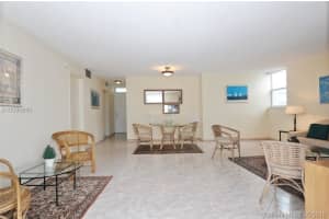 1045 10th St, Miami Beach, FL 33139, Sold 01/23/17
