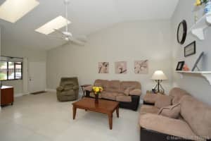 1421 N Gabriel St, Hollywood, FL 33020, Sold 07/18/16