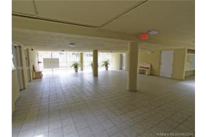 8231 NW 8th St, Miami, FL 33126, Sold 08/05/16