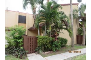 211 W Park Dr, Miami, FL 33172, Sold 08/04/16