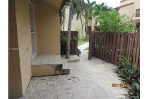 211 W Park Dr, Miami, FL 33172, Sold 08/04/16