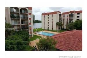 5201 NW 7th St, Miami, FL 33126, Sold 08/31/16