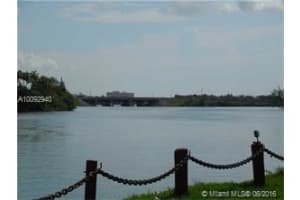 5201 NW 7th St, Miami, FL 33126, Sold 08/31/16