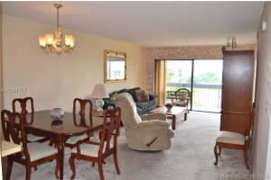 8881 Fontainebleau Blvd, Miami, FL 33172, Sold 07/27/16