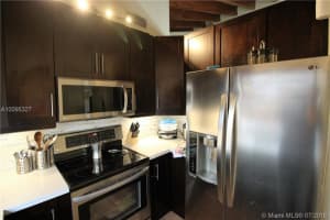 10547 NW 8th Ln B2, Miami, FL 33172, Sold 10/19/16