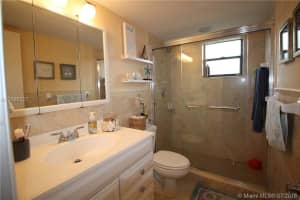 10547 NW 8th Ln B2, Miami, FL 33172, Sold 10/19/16