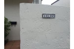 10102 NW 6th Terrace, Miami, FL 33172, Sold 09/23/16