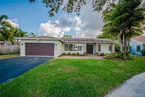 8747 SW 52nd St, Cooper City, FL 33328, Sold 08/17/16
