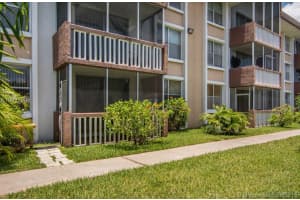 6705 NW 169th St APT C105, Hialeah, FL 33015, Sold 09/19/16