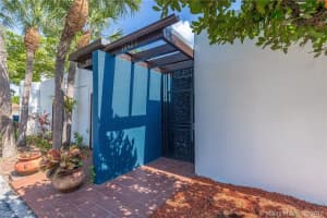 16429 Fox Den Ct, Miami Lakes, FL 33014, Sold 07/29/16