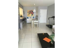 8231 NW 8th St, Miami, FL 33126, Sold 07/29/16