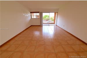 11001 NW 7th St, Miami, FL 33172, Sold 07/22/16