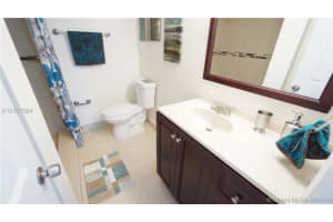3017 N Oakland Forest Dr, Oakland Park, FL 33309, Sold 12/13/16