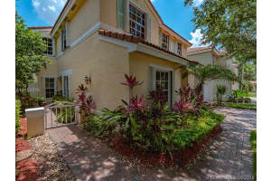 945 Jade Ct, Weston, FL 33326, Sold 08/26/16