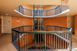 6272 NW 186th St, Hialeah, FL 33015, Sold 07/27/16
