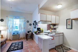 335 Ocean Dr, Miami Beach, FL 33139, Sold 01/30/17