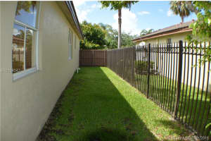 14884 SW 24th St, Miami, FL 33185, Sold 10/06/16