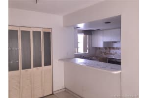 8897 Fontainebleau Blvd, Miami, FL 33172, Sold 02/09/17