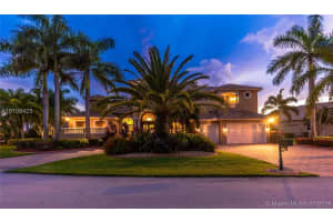 2901 E Stonebrook Cir, Davie, FL 33330, Sold 09/26/16