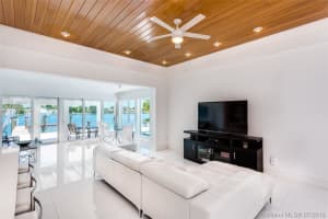 7623 Beach View Dr, North Bay Village, FL 33141, Sold 08/05/16