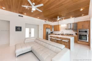 7623 Beach View Dr, North Bay Village, FL 33141, Sold 08/05/16
