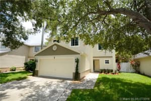 126 E Riverbend Dr, Sunrise, FL 33326, Sold 08/26/16