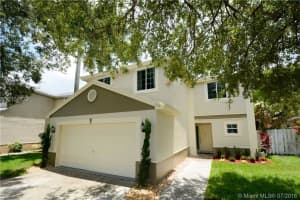 126 E Riverbend Dr, Sunrise, FL 33326, Sold 08/26/16