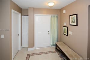 126 E Riverbend Dr, Sunrise, FL 33326, Sold 08/26/16