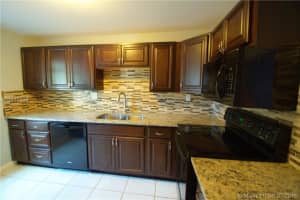 6784 SW 39th Ct, Davie, FL 33314, Sold 08/15/16