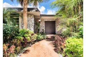 20020 NE 22nd Ave, Miami, FL 33180, Sold 01/18/17