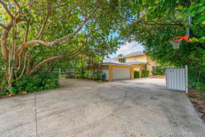 121 Knollwood Dr, Key Biscayne, FL 33149, Sold 08/13/18