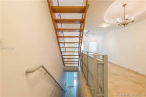 210 Washington Ave, Miami Beach, FL 33139, Sold 09/27/16