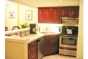2625 Collins Ave, Miami, FL 33140, Sold 09/26/16