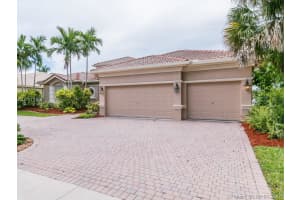 5059 Waters Edge Way, Cooper City, FL 33330, Sold 08/11/16