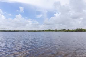 13824 NW 22nd St, Sunrise, FL 33323, Sold 10/14/16