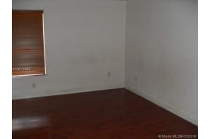 10060 NW 6th Ln, Miami, FL 33172, Sold 08/29/16