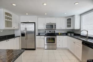 1020 Meridian Ave APT 313, Miami Beach, FL 33139, Sold 03/31/17