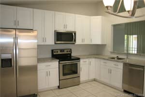 316 W Riverbend Dr, Sunrise, FL 33326, Sold 08/22/16