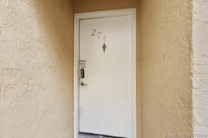 650 W Park Dr, Miami, FL 33172, Sold 09/27/16