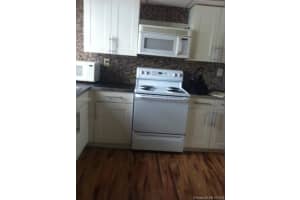 9131 Fontainebleau Blvd, Miami, FL 33172, Sold 09/30/16