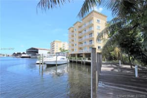 2415 NW 16th St Rd, Miami, FL 33125, Sold 09/30/16