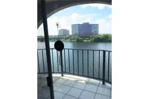 5199 NW 7th St #615e, Miami, FL 33126, Sold 01/25/17