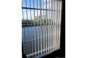 5199 NW 7th St #615e, Miami, FL 33126, Sold 01/25/17