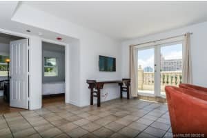 834 Ocean Dr, Miami Beach, FL 33139, Sold 02/28/17