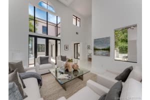 102 S Hibiscus Dr, Miami Beach, FL 33139, Sold 12/06/16