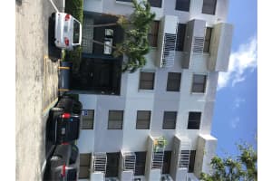 8261 NW 8th St, Miami, FL 33126, Sold 06/05/17