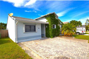 11011 SW 11th Ct, Pembroke Pines, FL 33025, Sold 09/30/16