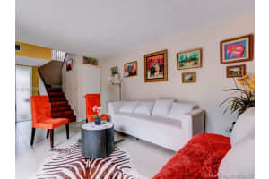 589 NW 98th Ct, Miami, FL 33172, Sold 01/11/17